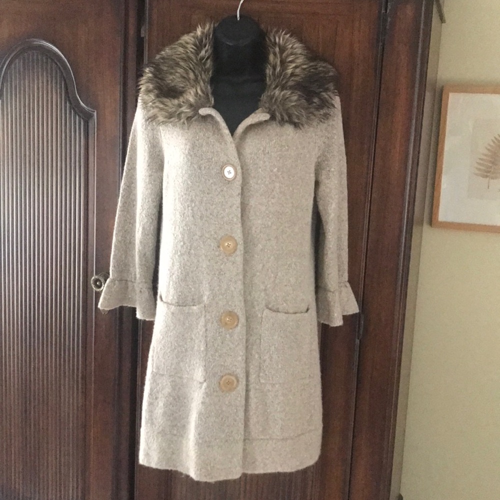 Duster/Sweater Faux Collar made by a Fever. Small